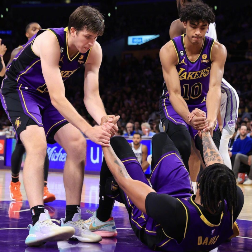 广州队逆转湖人,福克斯状态火热 广州队逆转湖人,福克斯状态火热