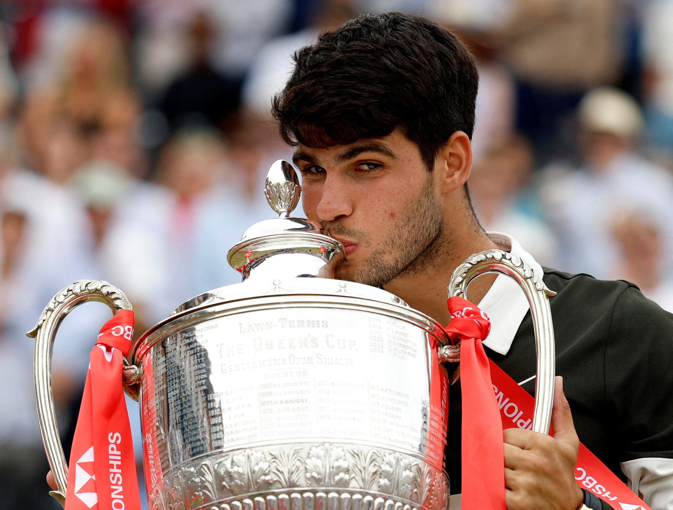 爱游戏娱乐-年终总决赛横扫澳网，阿尔卡拉斯点燃赛场